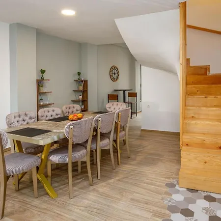 Central Art Maisonette By Estia