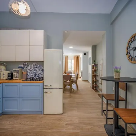 Central Art Maisonette By Estia Apartment