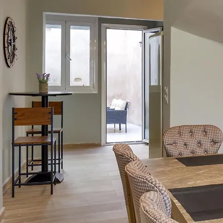 Central Art Maisonette By Estia Apartment *